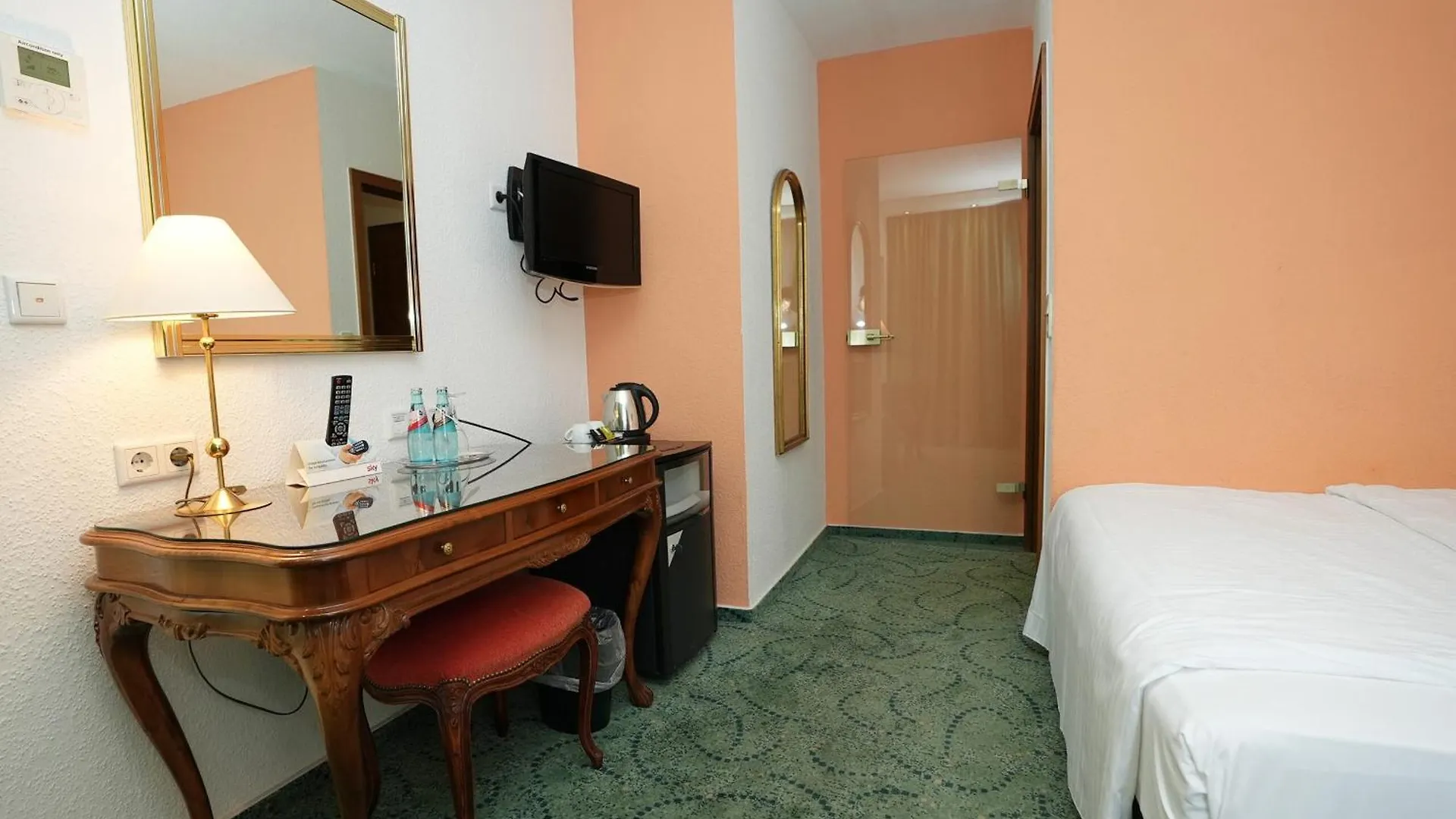 ****  Hotel Palmenhof Frankfurt nad Menem Niemcy
